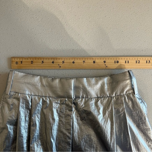 Tibi Wide Leg Pants
Metallic & Silver
Cropped with High-Rise - Picture 8 of 14